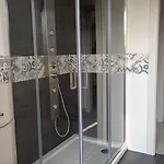 Colli Di شقة Luni